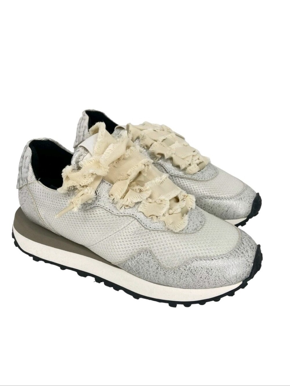 P448 Cancun sneakers in the "Task" colorway Size 8